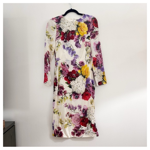 DOLCE & GABBANA Floral print stretch silk sheath dress cream/ purple EUC sz 42 - Picture 3 of 10